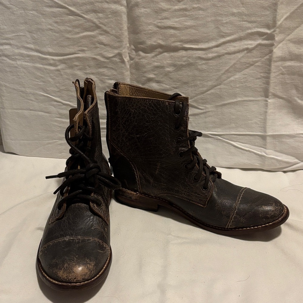 BedStu Women’s Leather Boots